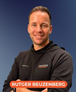 Portret van Rutger Beuzenberg, fysiotherapeut en praktijk eigenaar van Fysiotherapie Beuzenberg in Groningen en Peize.